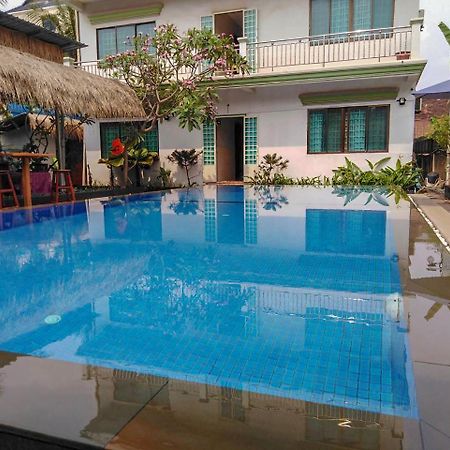 Damnak Riverside Villa Siem Reap Bagian luar foto