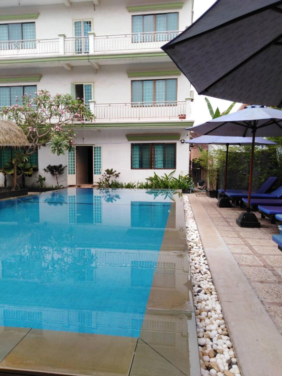 Damnak Riverside Villa Siem Reap Bagian luar foto