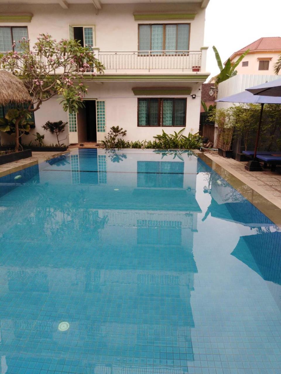 Damnak Riverside Villa Siem Reap Bagian luar foto