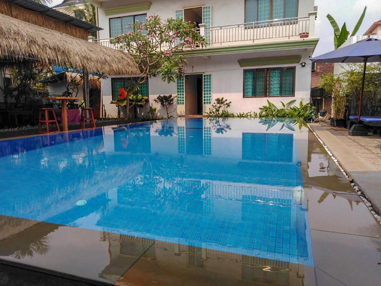 Damnak Riverside Villa Siem Reap Bagian luar foto